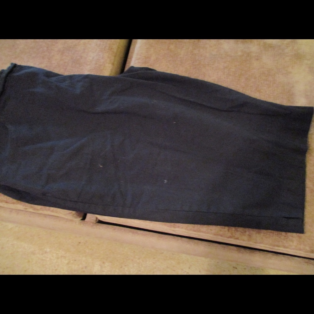 Navy blue capris wore once
